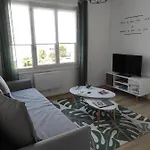Duplex A 2 Pas De La דירה