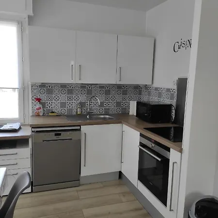 Duplex A 2 Pas De La * לה פורטל