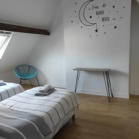 Duplex A 2 Pas De La * לה פורטל